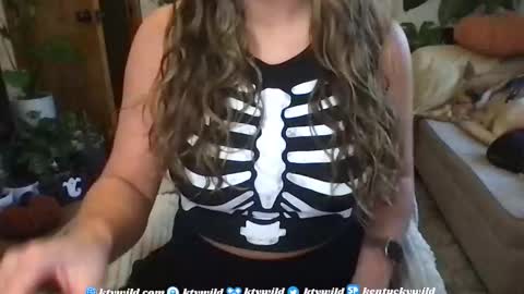 Snapshot of funcamkw chatting on 10.10.25 Thank you for visiting I hope you had fun 3 online show from 10.10.25