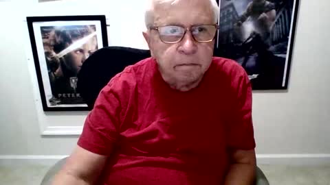 Snapshot of funclemike chatting on 10.23.25 funclemike online show from 10.23.25