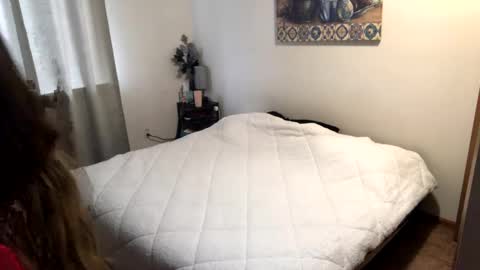 Linnys Palace online show from 02.26.25