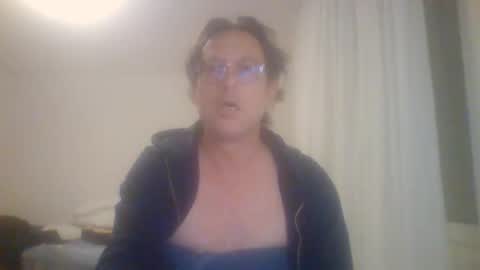 Snapshot of funneltunnel chatting on 04.19.26 funneltunnel online show from 04.19.26
