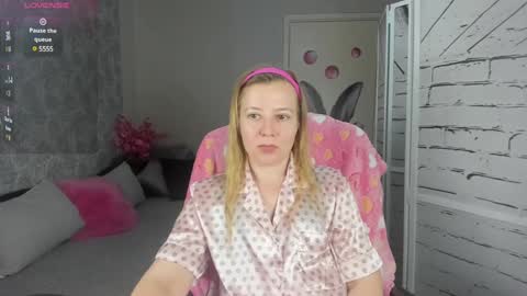 funny_bunny4 online show from 12.21.24