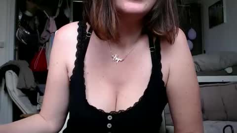 Snapshot of funnyaly chatting on 05.04.26 funnyaly online show from 05.04.26