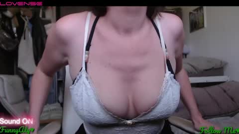 Snapshot of funnyaly chatting on 05.28.26 funnyaly online show from 05.28.26