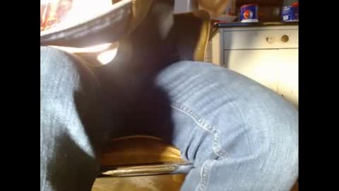 Snapshot of fuzzyblues chatting on 12.28.24 Fuzzy Blues online show from 12.28.24