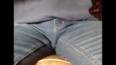 Snapshot of fuzzyblues chatting on 02.02.25 Fuzzy Blues online show from 02.02.25