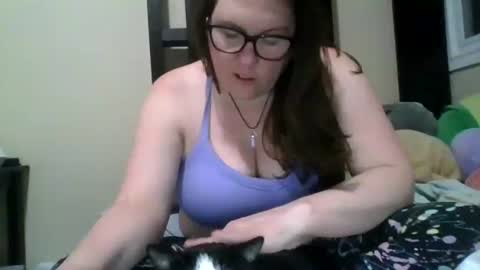 fuzzypeaches87 online show from 12.22.25