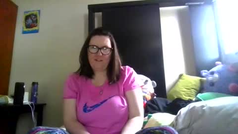 fuzzypeaches87 online show from 03.21.26