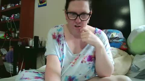 fuzzypeaches87 online show from 05.06.26