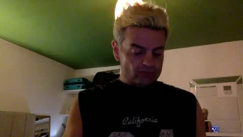 Snapshot of fvmendoza chatting on 06.25.26 fvmendoza online show from 06.25.26
