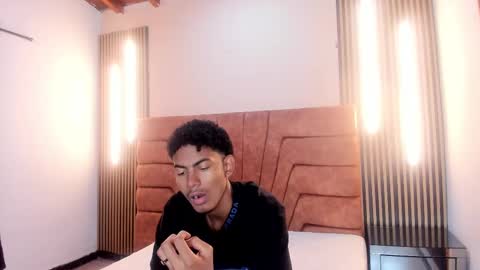 Snapshot of fykmor_2 chatting on 09.29.25 fykmor online show from 09.29.25