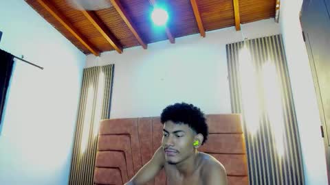 Snapshot of fykmor_2 chatting on 11.12.25 fykmor online show from 11.12.25