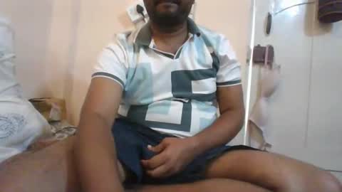 Snapshot of g0lu_ chatting on 10.31.25 Nunnu online show from 10.31.25