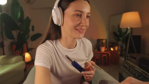 Snapshot of g_ia chatting on 12.29.24 G online show from 12.29.24