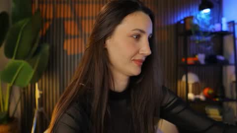 Snapshot of g_ia chatting on 11.22.25 G online show from 11.22.25