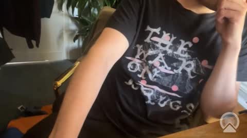 Snapshot of g_r1 chatting on 04.11.26 g_r1 online show from 04.11.26