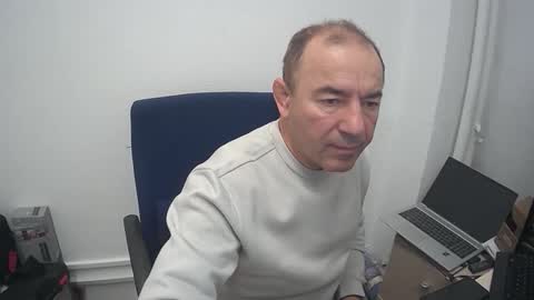 Snapshot of gabriel9_2003 chatting on 04.30.26 gabriel9_2003 online show from 04.30.26