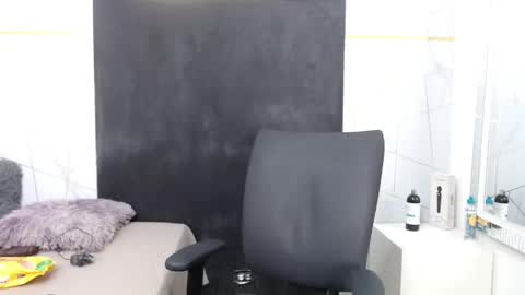 Snapshot of gabrielacortez chatting on 11.24.25 GABRIELA online show from 11.24.25