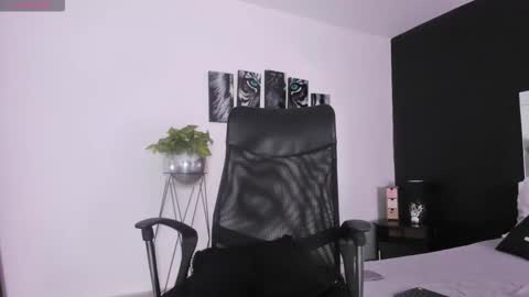 Gabriella Antonella online show from 10.17.25