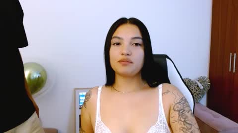 My name is Gabriela.. nice to meet you thumbs up please its very important to me online show from 10.20.25