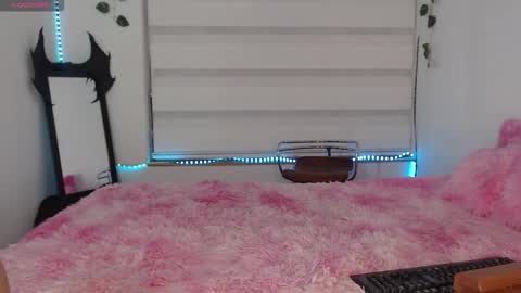 Snapshot of gaby_tailor_ chatting on 09.18.25 Gaby online show from 09.18.25