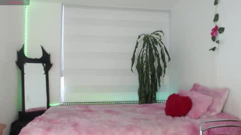 Snapshot of gaby_tailor_ chatting on 10.30.25 Gaby online show from 10.30.25