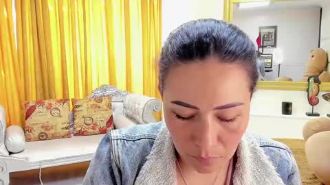 Snapshot of gaby_trent chatting on 12.24.24 gabriela online show from 12.24.24