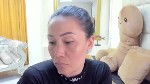 Snapshot of gaby_trent chatting on 01.04.25 gabriela online show from 01.04.25