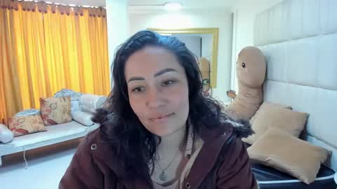 Snapshot of gaby_trent chatting on 03.08.25 gabriela online show from 03.08.25