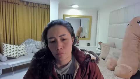 Snapshot of gaby_trent chatting on 11.15.25 gabriela online show from 11.15.25