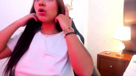 gabymoreau online show from 10.16.25