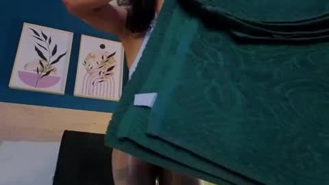 Gaby online show from 10.27.25