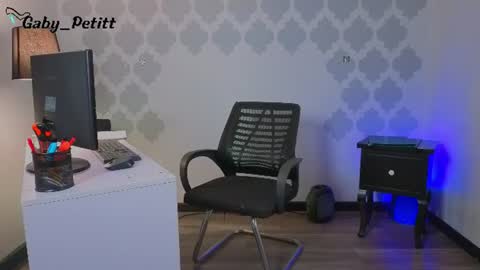 Snapshot of gabypetit chatting on 06.10.26 Gaby online show from 06.10.26