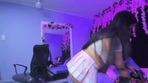 Snapshot of gabyy_cooper chatting on 11.11.25 gabby cooper online show from 11.11.25