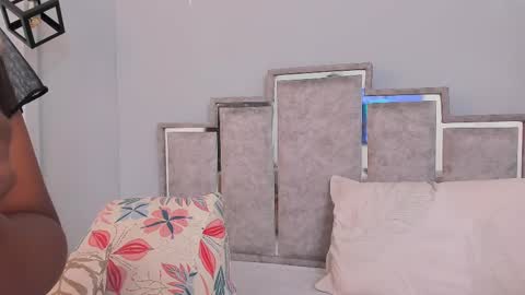 Snapshot of gabyyjones chatting on 03.06.25 gabyyjones online show from 03.06.25