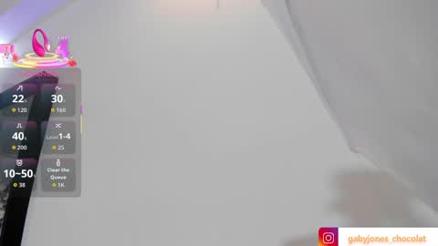 Snapshot of gabyyjones chatting on 11.13.25 gabyyjones online show from 11.13.25