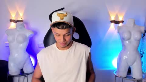 Snapshot of gael_zambrano chatting on 02.25.26 Gael sexy online show from 02.25.26