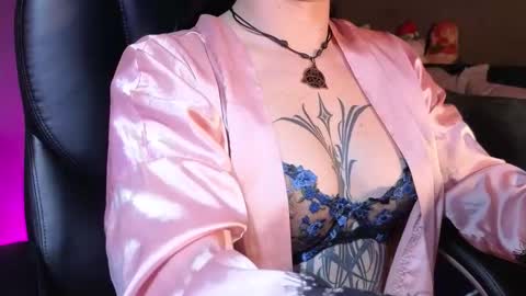 Snapshot of gaia_joness chatting on 11.27.25 gaia_joness online show from 11.27.25