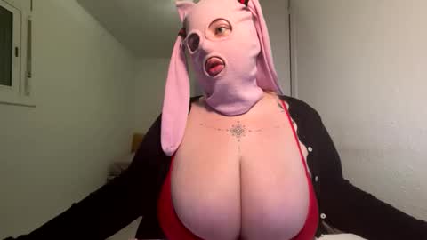 Snapshot of gapetrainee chatting on 12.04.25 gapetrainee online show from 12.04.25