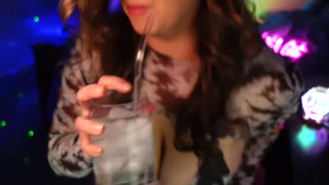 Jenna  - be back MONDAY night.  online show from 12.03.24