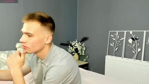 Snapshot of garden_of_eden_ chatting on 05.11.26 Max and Eva online show from 05.11.26