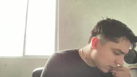 Snapshot of garypinepineapple chatting on 04.22.26 garypinepineapple online show from 04.22.26
