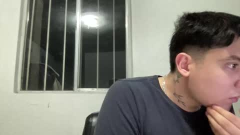 Snapshot of garypinepineapple chatting on 04.25.26 garypinepineapple online show from 04.25.26