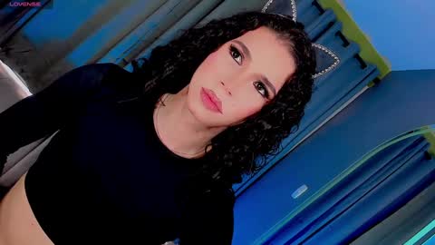 Snapshot of gatitavenecis1 chatting on 01.03.25 Vnecis Marn online show from 01.03.25