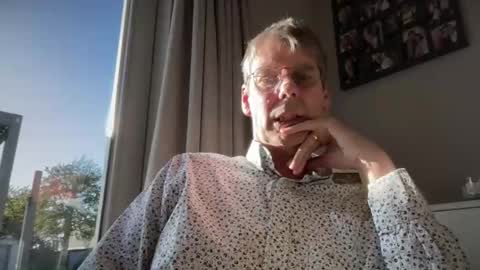 Snapshot of geertjem chatting on 10.24.25 geertjem online show from 10.24.25