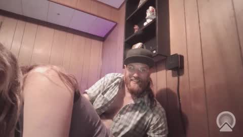 Snapshot of geeznutsizonyrchyn chatting on 10.15.25 Geeznutsizonyrchyn online show from 10.15.25