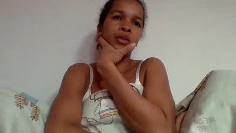 Snapshot of gelmene chatting on 06.20.26 gelmene online show from 06.20.26
