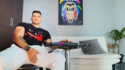 Snapshot of gendersonfit chatting on 12.23.24 gendersonfit online show from 12.23.24