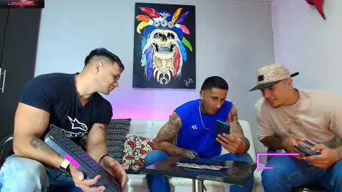 Snapshot of gendersonfit chatting on 02.13.25 gendersonfit online show from 02.13.25