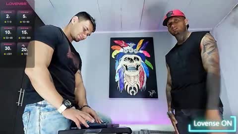 Snapshot of gendersonfit chatting on 03.11.25 gendersonfit online show from 03.11.25