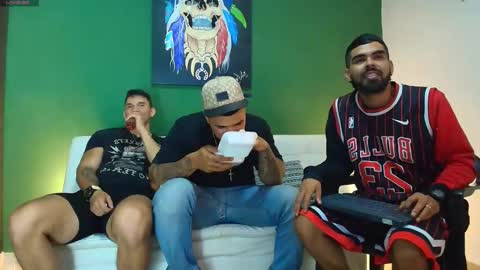 Snapshot of gendersonfit chatting on 10.11.25 gendersonfit online show from 10.11.25